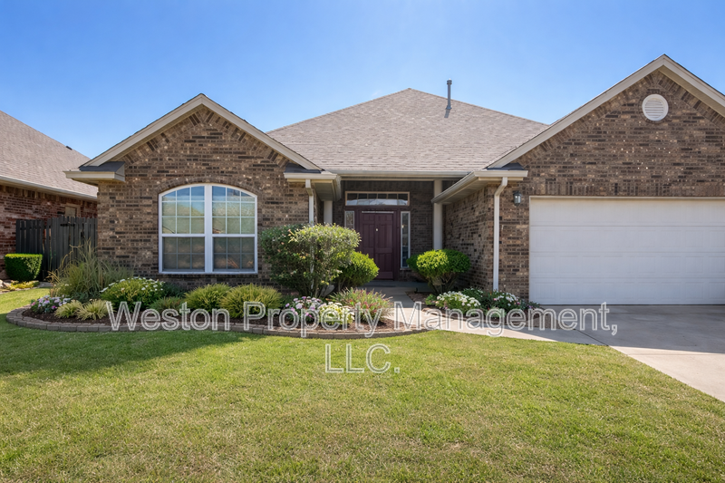 7404 Nw 135th St - Photo 2 of 13