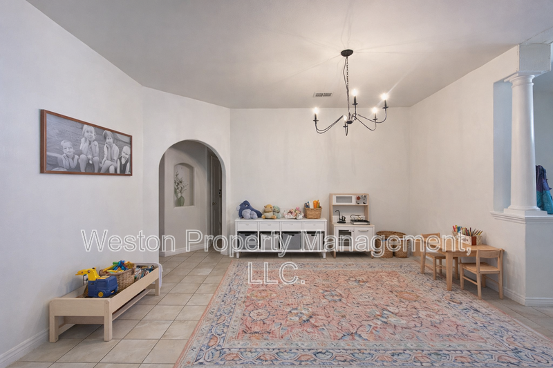 7404 Nw 135th St - Photo 4 of 13