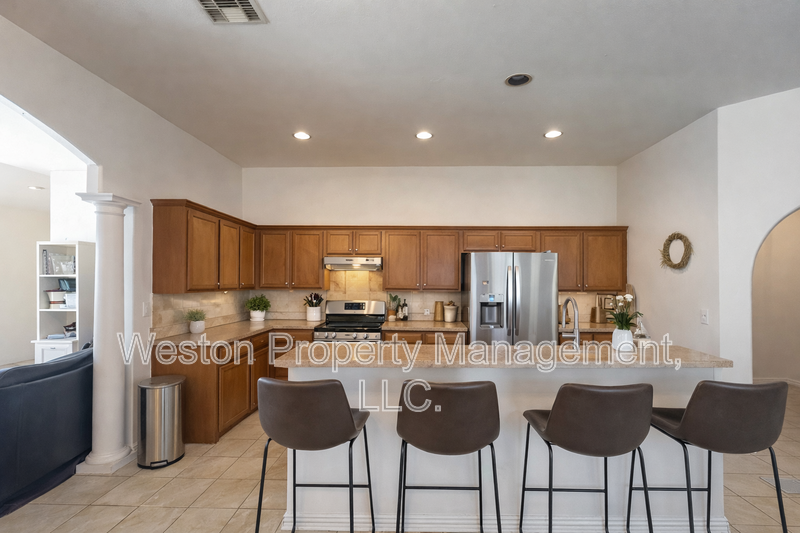 7404 Nw 135th St - Photo 7 of 13