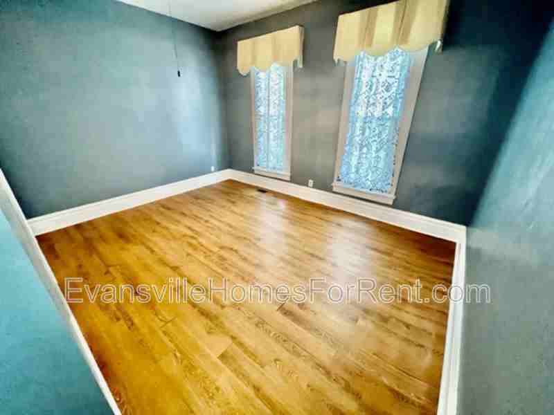 1618 Stinson Ave - Photo 6 of 9