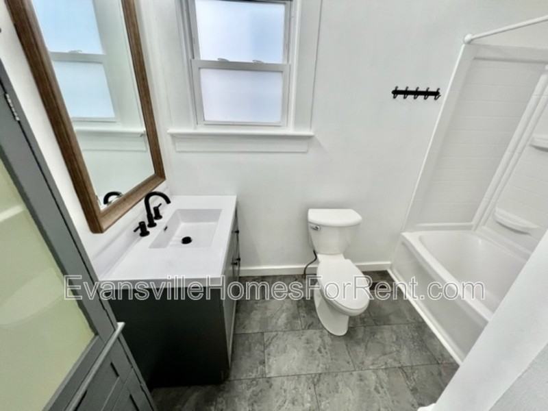 1618 Stinson Ave - Photo 7 of 9