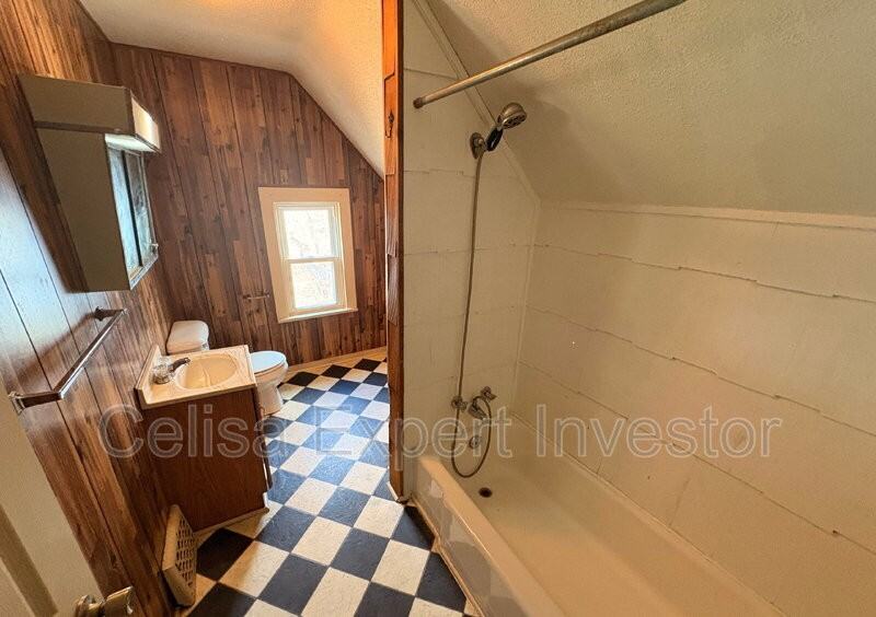 814 Grace Ave #1-2 - Photo 5 of 5