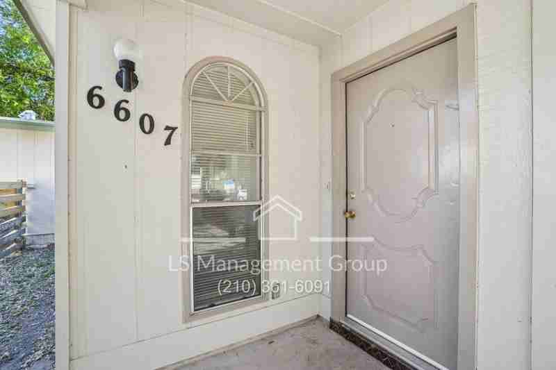 6607 Cherryleaf St - Photo 4 of 29