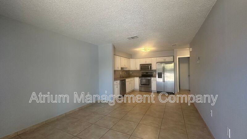 2720 S Sunrise Ct #2 - Photo 2 of 28