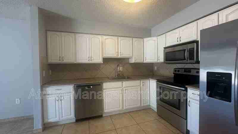 2720 S Sunrise Ct #2 - Photo 5 of 28