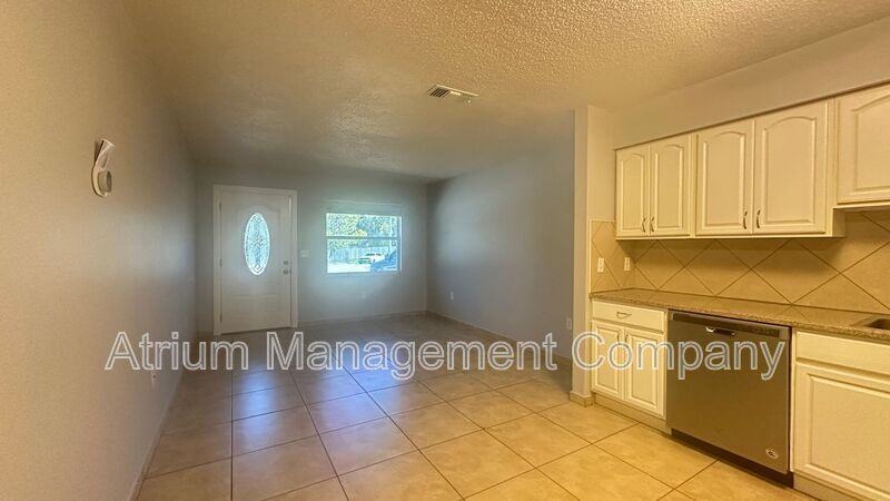 2720 S Sunrise Ct #2 - Photo 6 of 28