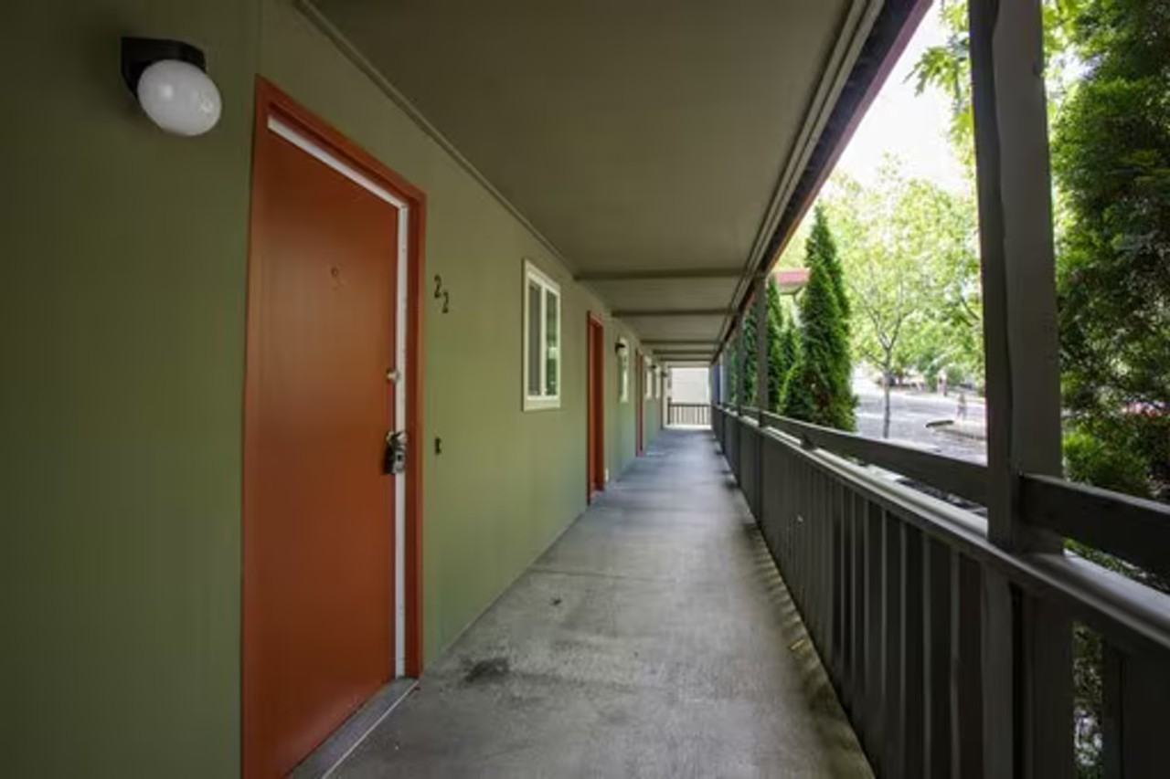 Barbur Place SE Portland - Photo 2 of 32
