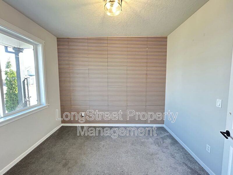 7237 Se Berg Dr - Photo 4 of 33