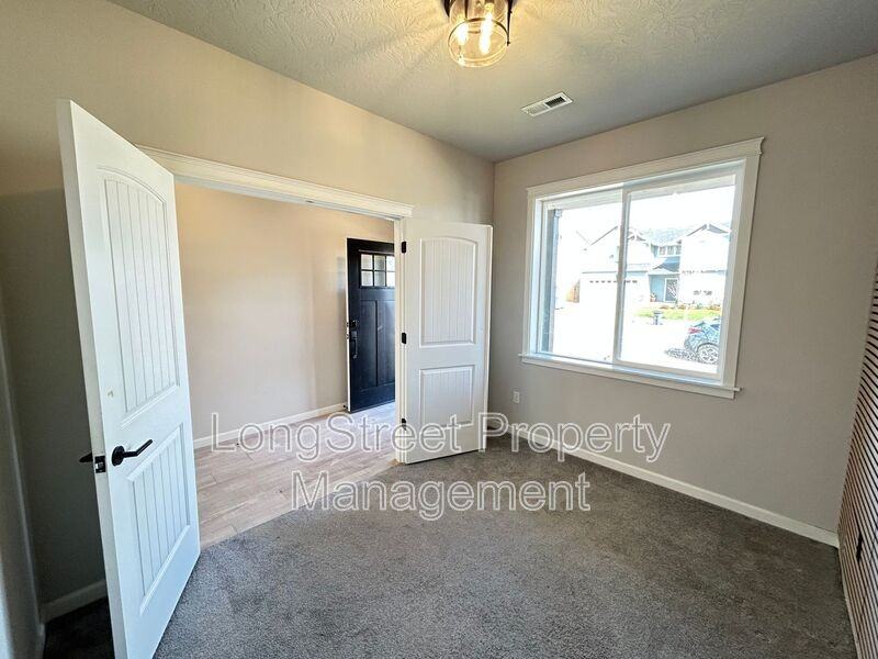 7237 Se Berg Dr - Photo 5 of 33