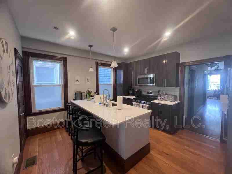 181 M St #1 - Photo 3 of 20