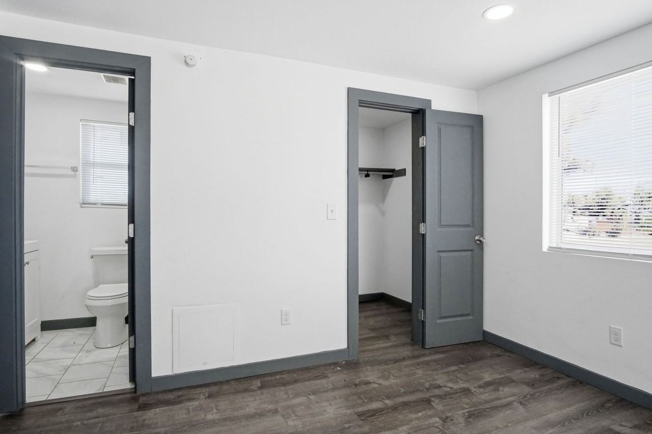 6111 S Klein Ave #21 - Photo 5 of 44