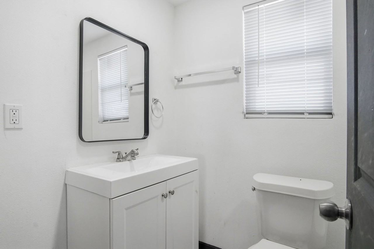 6111 S Klein Ave #21 - Photo 6 of 44