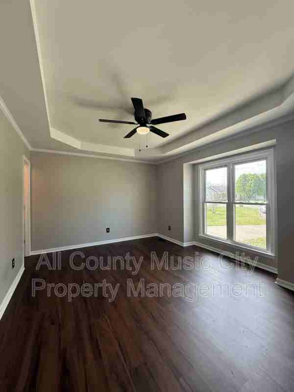 304 Parkside Ct - Photo 6 of 10