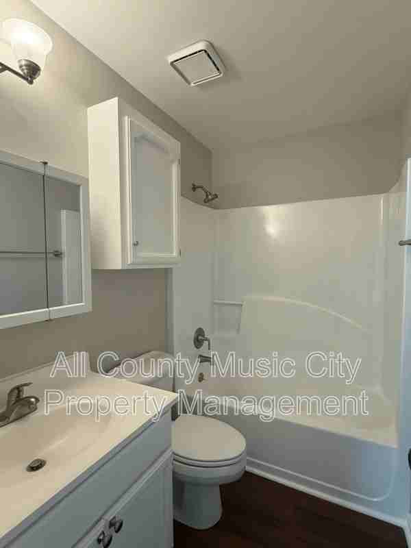 304 Parkside Ct - Photo 7 of 10