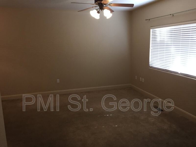 700 N Main St #H3 - Photo 3 of 11