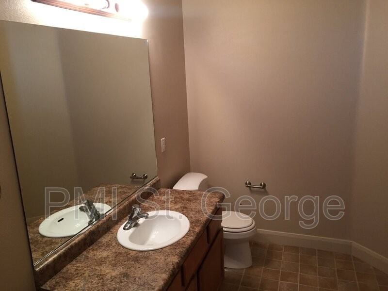 700 N Main St #H3 - Photo 5 of 11