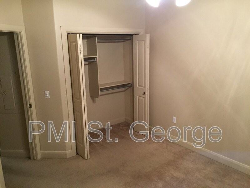 700 N Main St #H3 - Photo 6 of 11