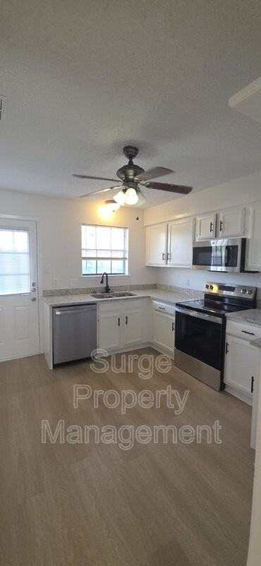 235 Vista Way - Photo 3 of 15