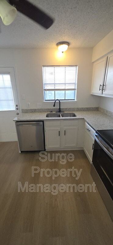 235 Vista Way - Photo 5 of 15