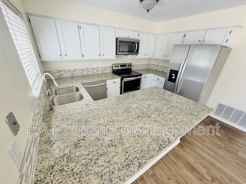 5300 Overlook Dr Ne - Photo 5 of 15