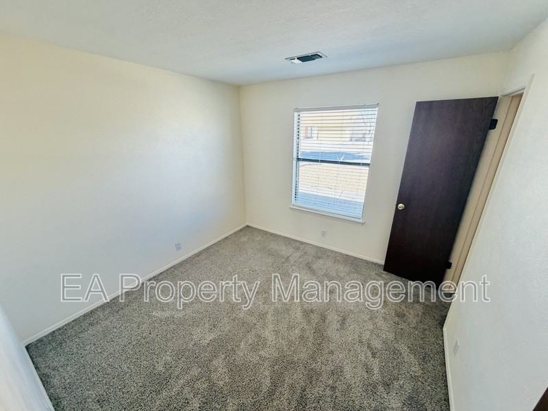 5300 Overlook Dr Ne - Photo 6 of 15