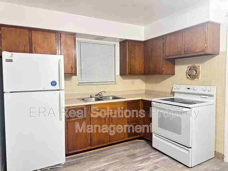 233 Rockaway Ave #4 - Photo 4 of 10