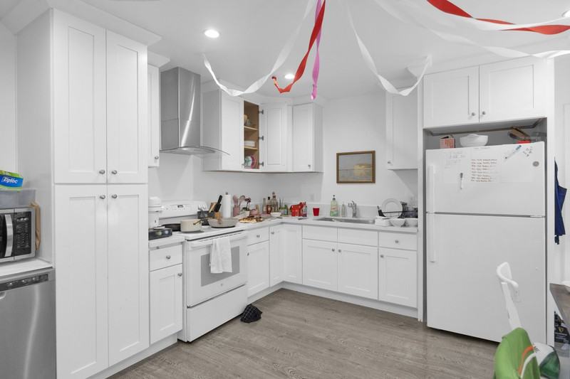 570 N Cambridge St - Photo 4 of 10