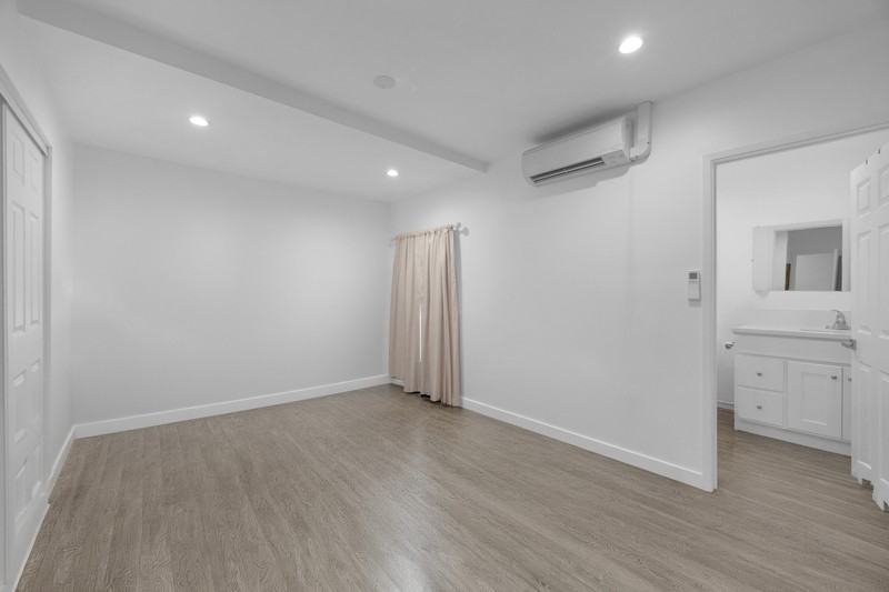 570 N Cambridge St - Photo 6 of 10