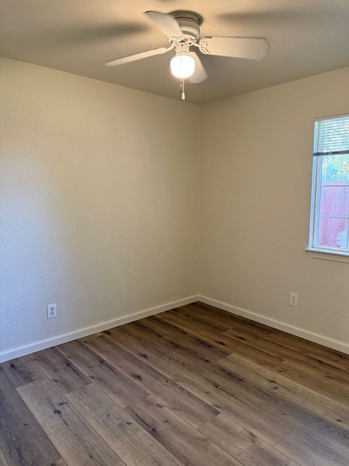 101 Tabor Ave - Photo 3 of 5