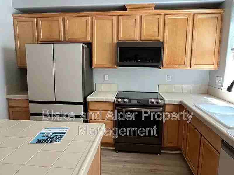 3624 E Oak Grove St - Photo 3 of 15