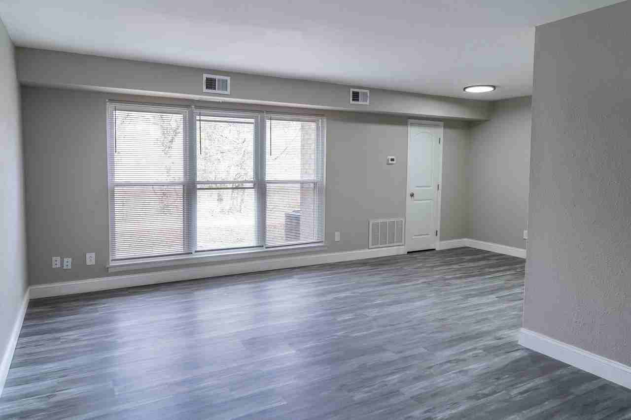 Marina Point - Photo 2 of 11