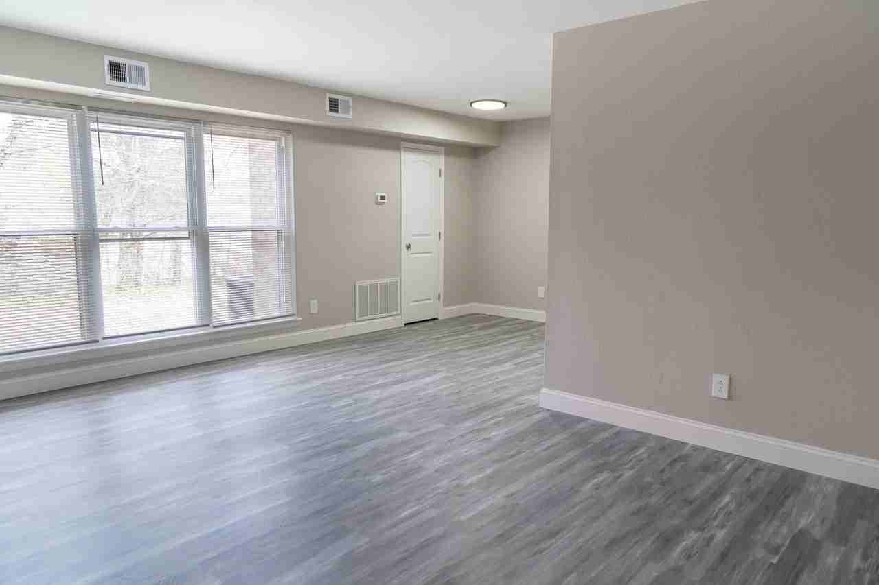 Marina Point - Photo 6 of 11