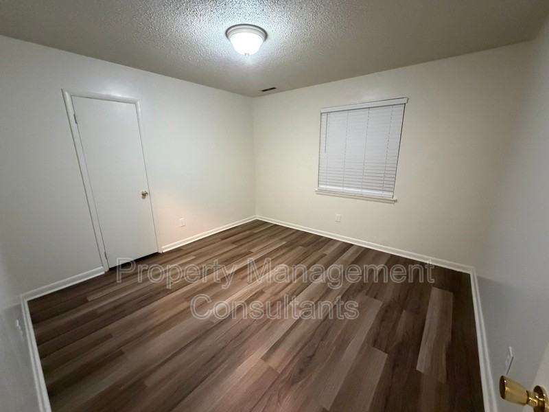 22173 Ewell St - Photo 5 of 11