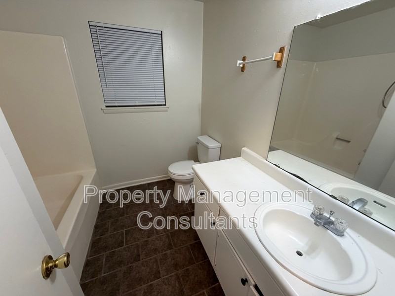 22173 Ewell St - Photo 6 of 11