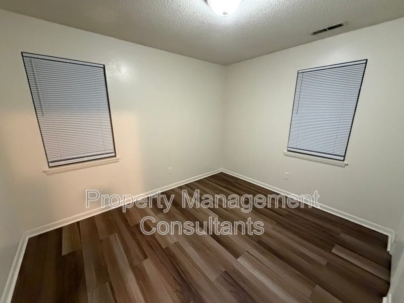 22173 Ewell St - Photo 7 of 11