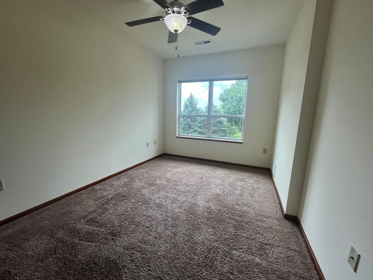 Granite Ridge Apartments LLC - Photo 4 of 14