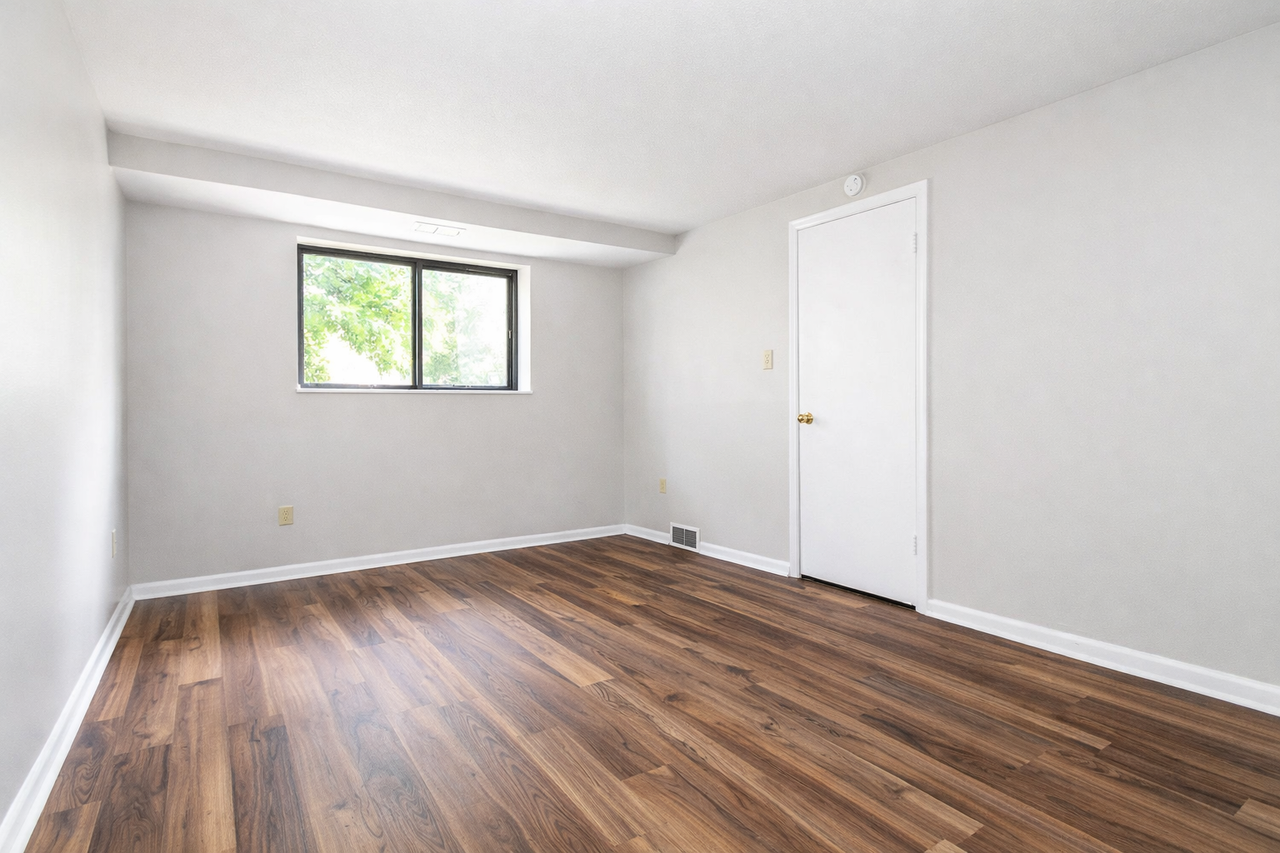 SANDY CREEK APARTMENTS -- 007 - Photo 7 of 50