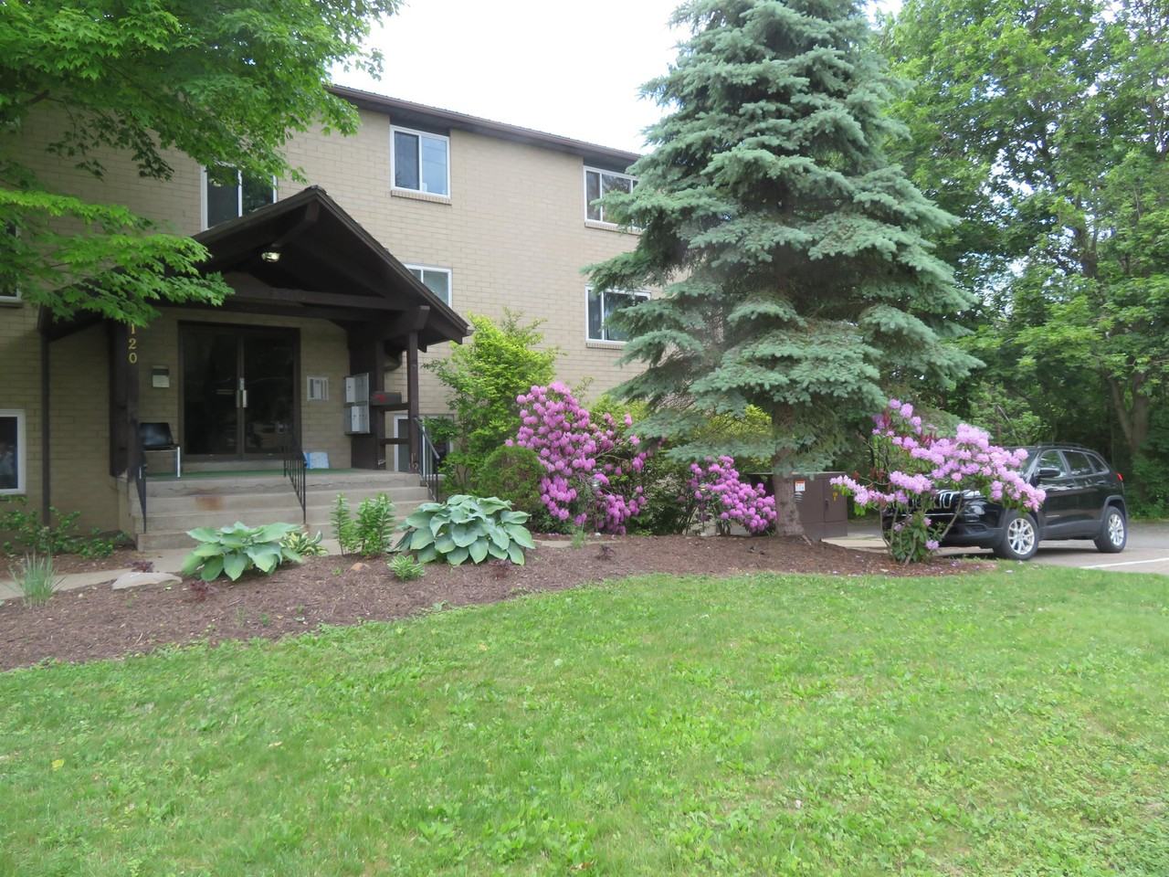 FOXWOOD ROAD -- 160 - Photo 4 of 9