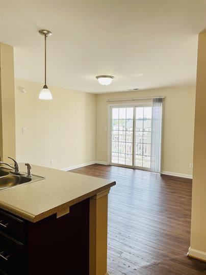 301 Rotunda Street - Photo 4 of 24