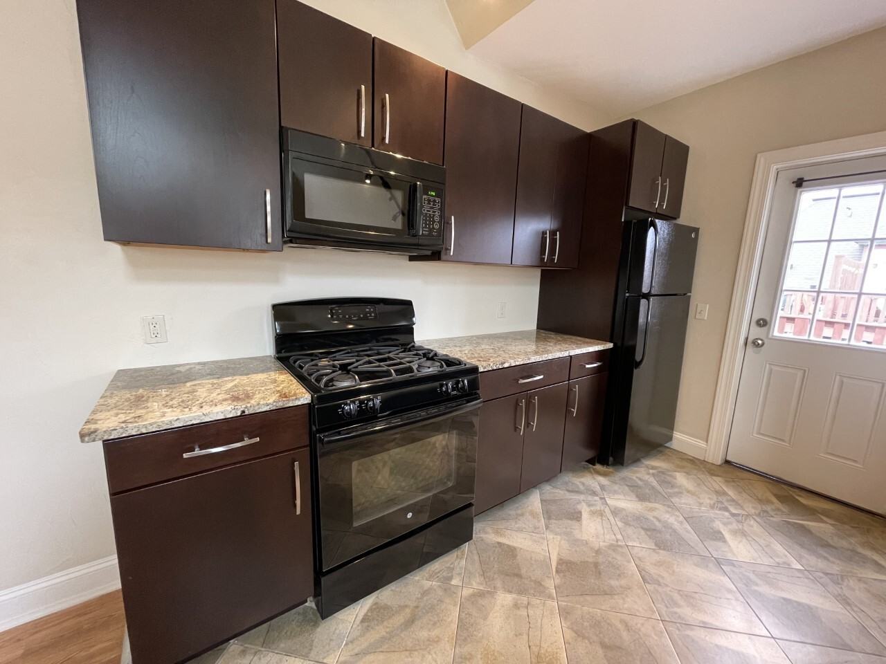 Baum 5511 - Photo 2 of 35