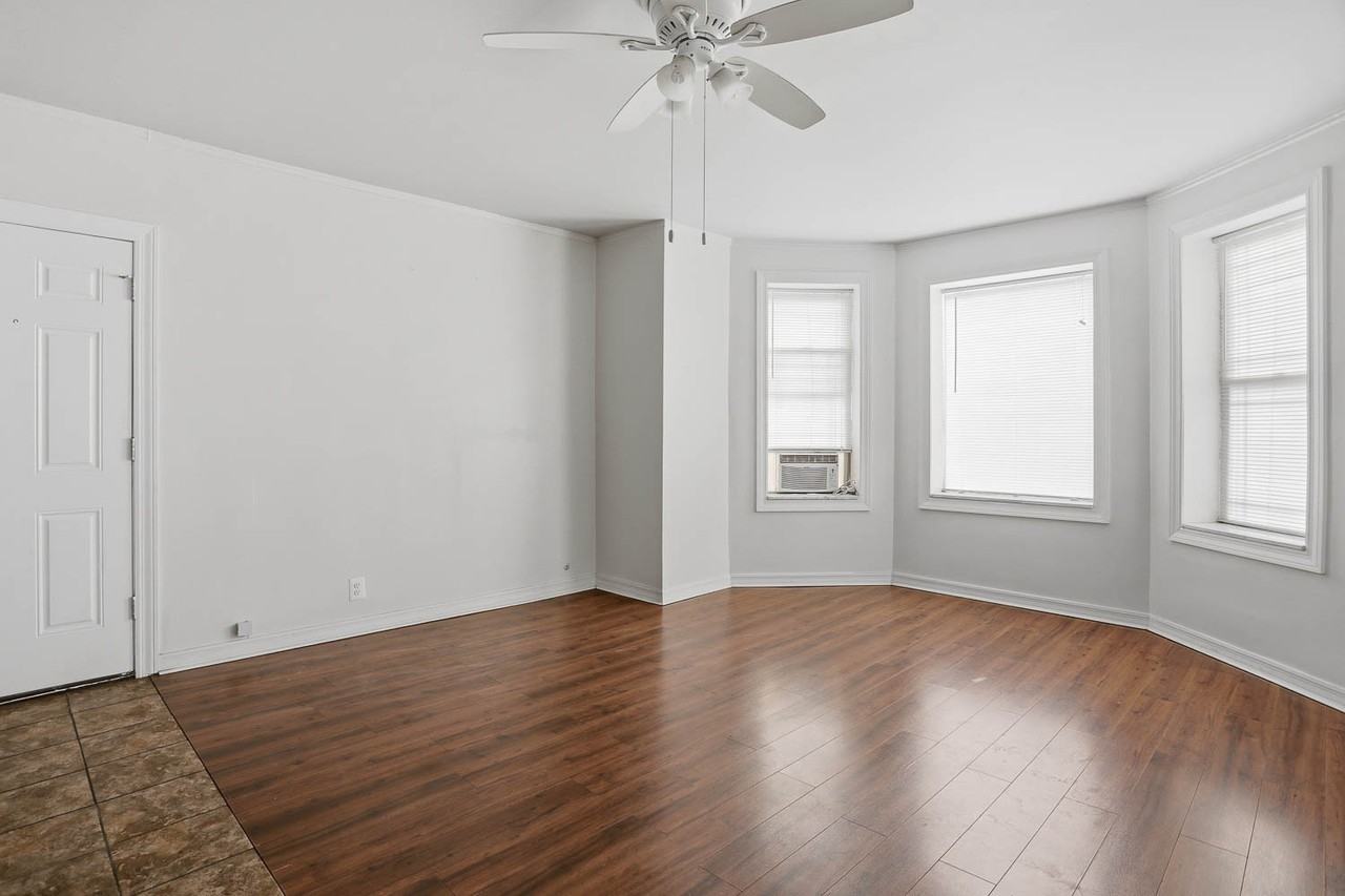 1828 North Springfield Avenue - Photo 2 of 8