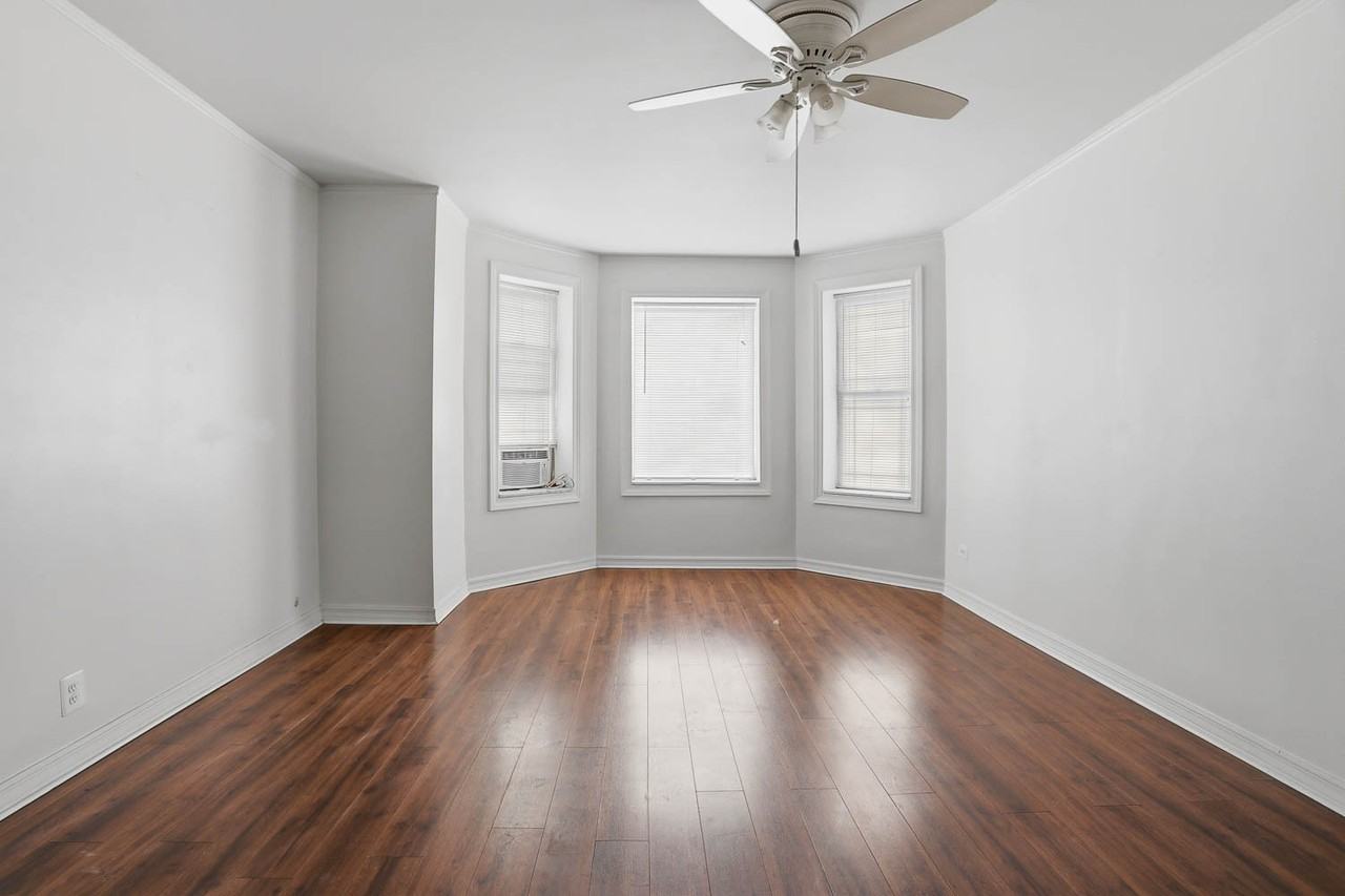 1828 North Springfield Avenue - Photo 3 of 8