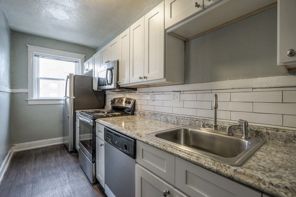 3721 Broadway - Photo 5 of 19