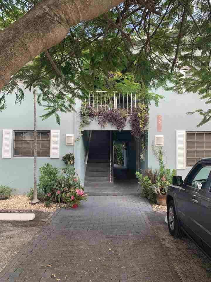 921 NE 16TH ST - Photo 7 of 7