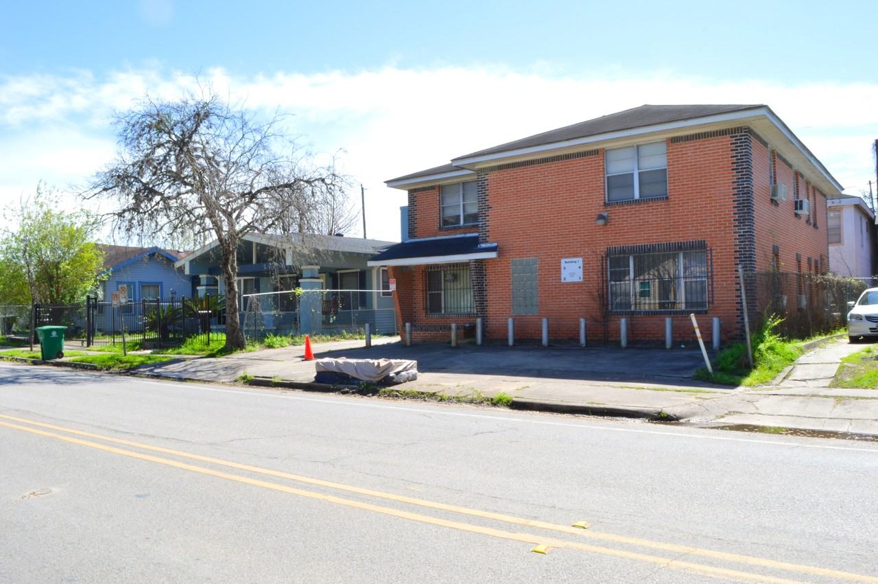 4720 Polk St. - Photo 4 of 32