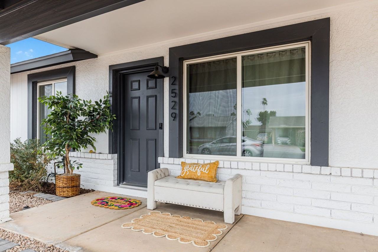 2529 E Commonwealth Cir