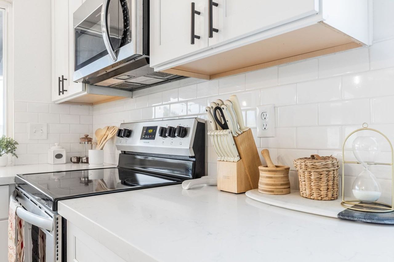 2529 E Commonwealth Cir - Photo 5 of 43