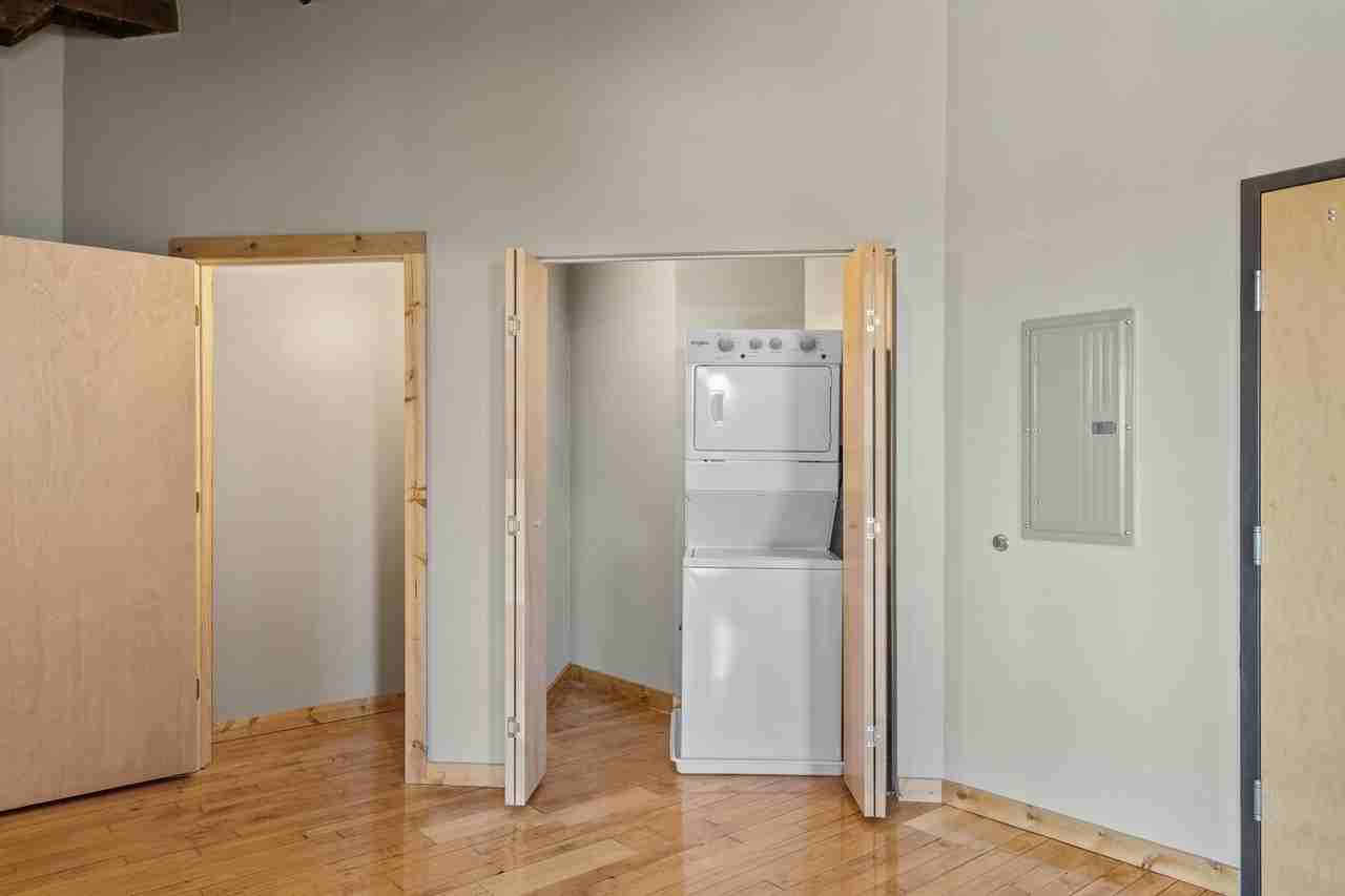 Bucktown Lofts - Photo 5 of 9