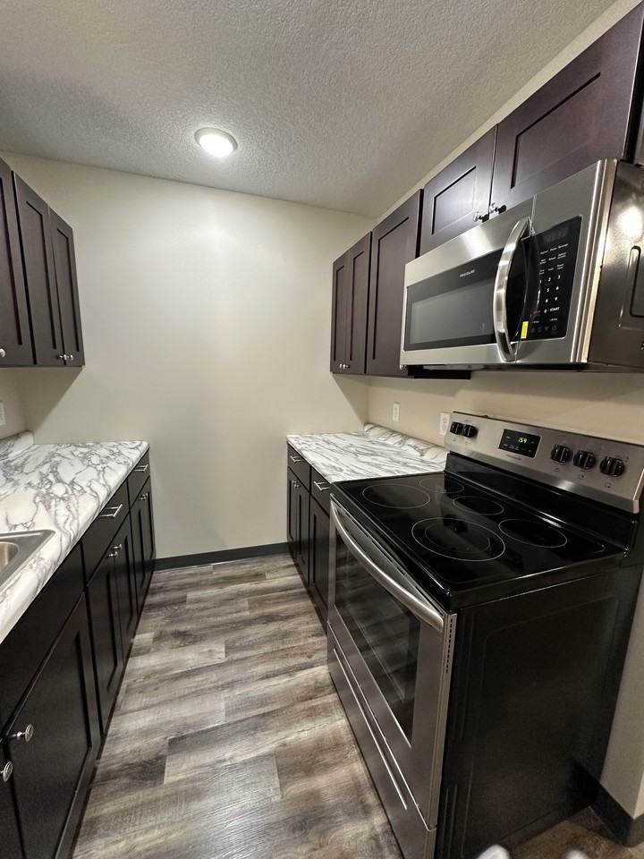 202 Medford - Photo 2 of 10