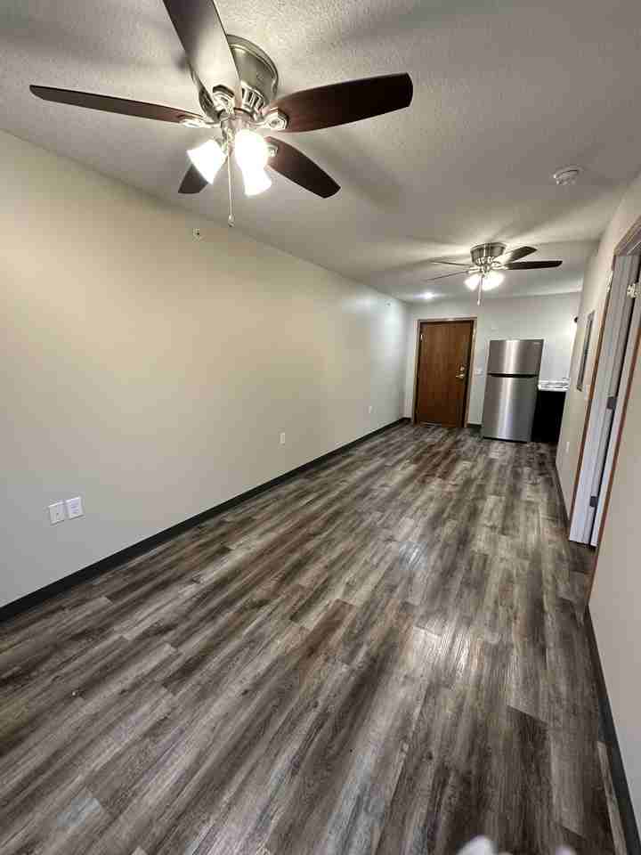 202 Medford - Photo 5 of 10